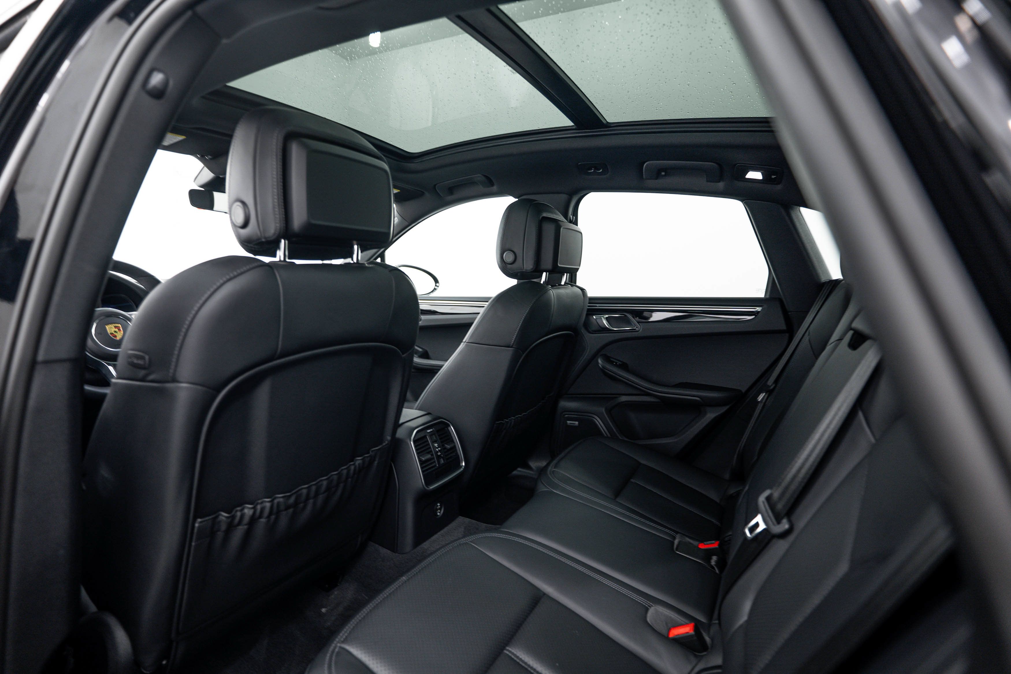 Certified 2021 Porsche Macan AWD/4WD image 22
