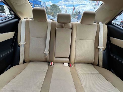 Used 2018 Toyota Corolla LE FWD image 22