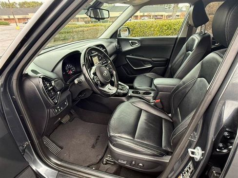 Used 2020 Kia Soul EX w/ Option Group 015 FWD image 9