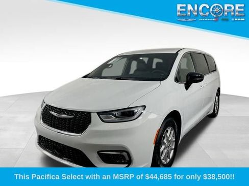 New 2026 Chrysler Pacifica Select image 1