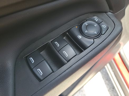 Used 2024 Chevrolet Equinox LT FWD image 11