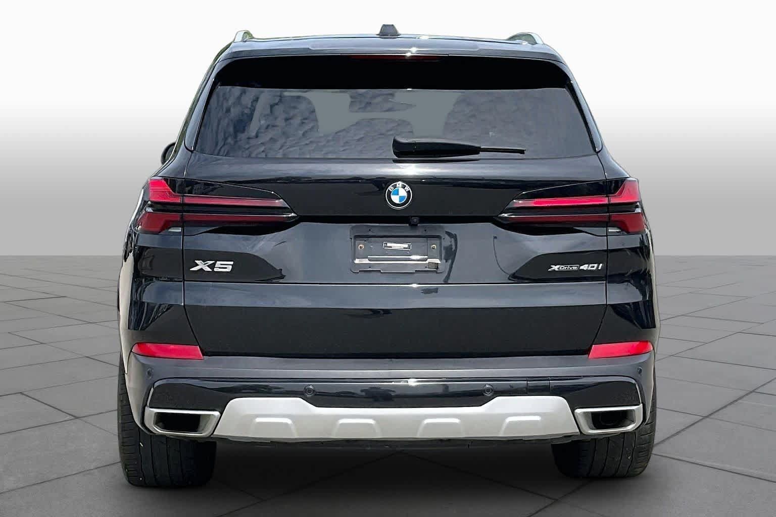 Used 2024 BMW X5 xDrive40i w/ Premium Package AWD/4WD image 4