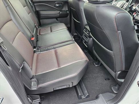 Used 2025 Honda Ridgeline Black Edition image 18