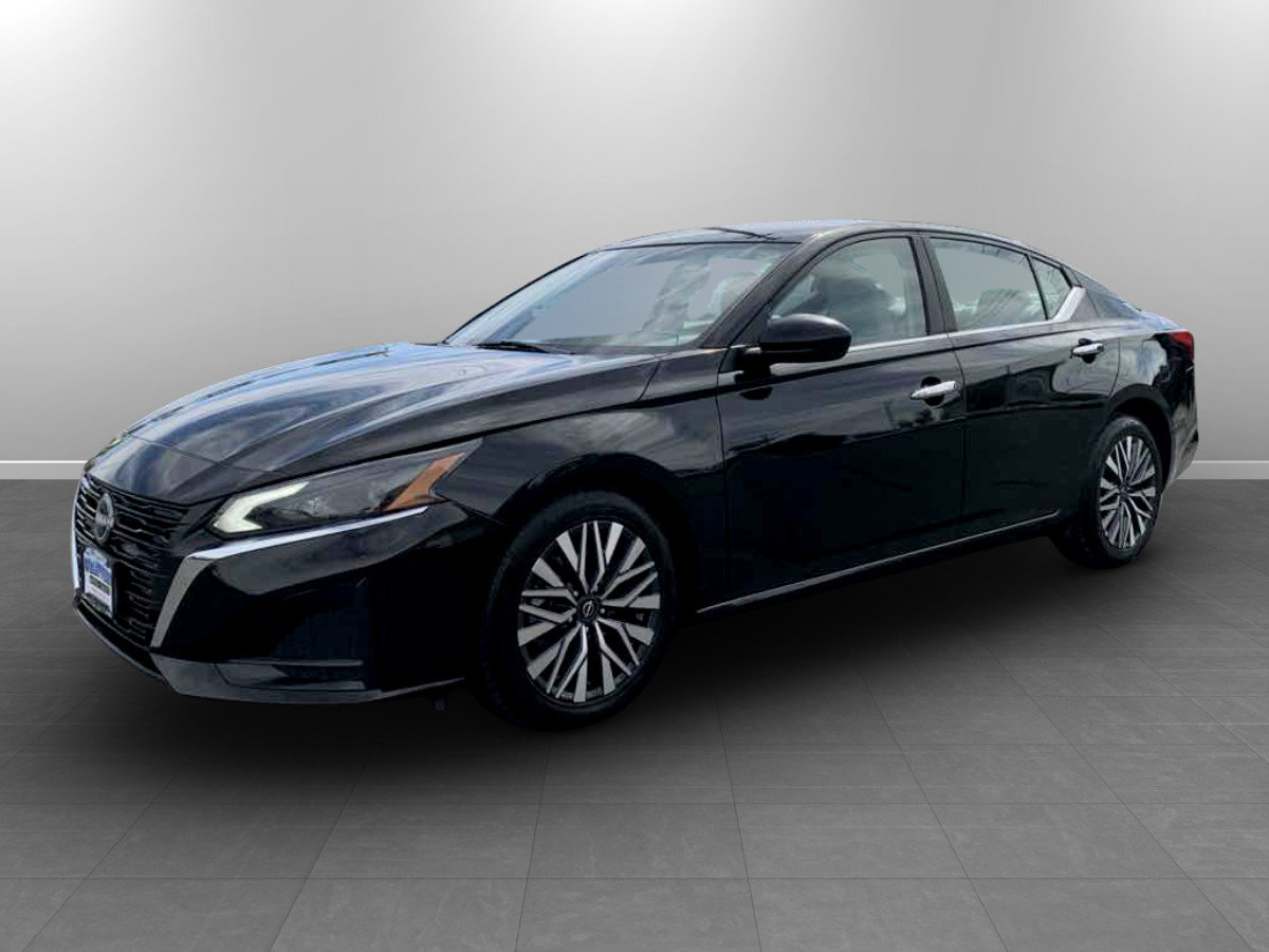 Used 2025 Nissan Altima 2.5 SV FWD image 3