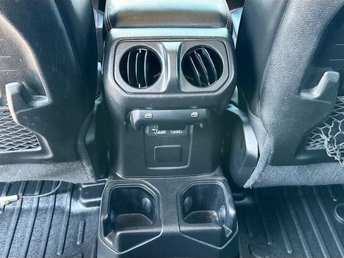 Used 2022 Jeep Gladiator Rubicon w/ LED Lighting Group AWD/4WD image 26