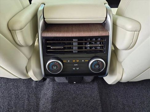 Certified 2024 Land Rover Range Rover SE AWD/4WD image 18