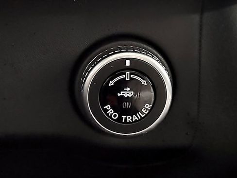 Certified 2025 Lincoln Navigator L Reserve image 27