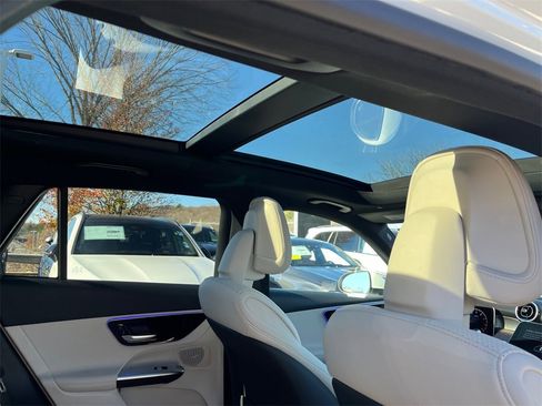 Certified 2025 Mercedes-Benz GLC 300 4MATIC image 19