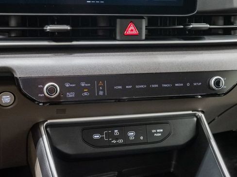 Certified 2026 Kia Carnival EX FWD image 17