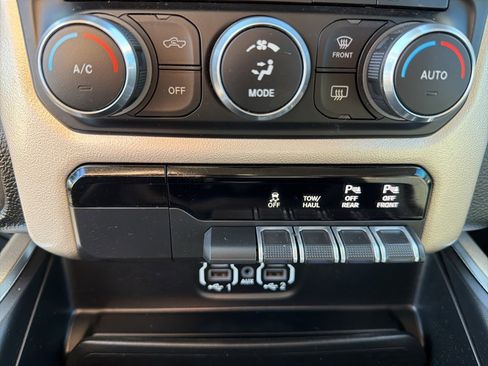 Used 2020 RAM 1500 Laramie image 41