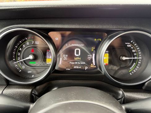 Used 2022 Jeep Wrangler Unlimited Sahara AWD/4WD image 19