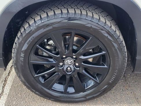 Used 2019 Toyota Highlander SE image 10