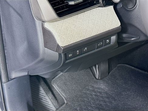 Certified 2025 Toyota Camry XLE FWD image 10