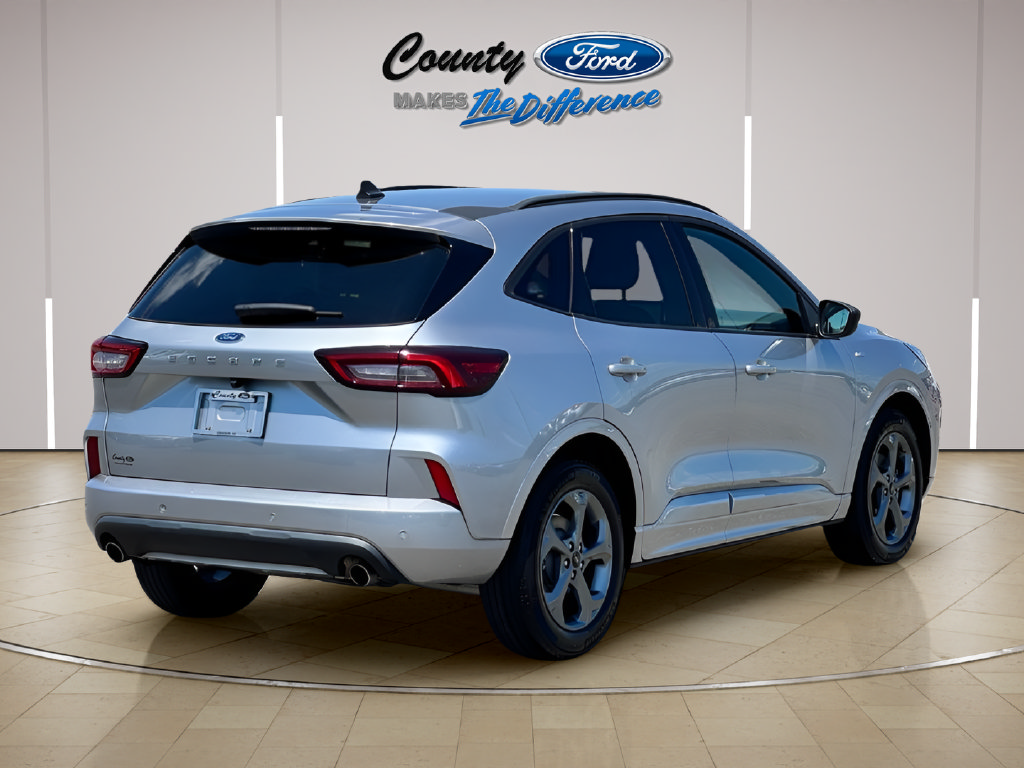 Used 2024 Ford Escape ST-Line w/ Tech Pack #1 FWD image 8