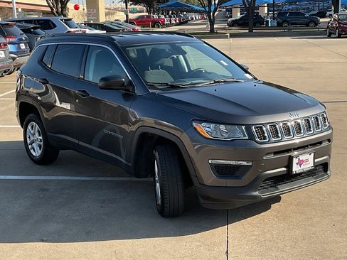 Used 2020 Jeep Compass Sport w/ Cold Weather Group image 4