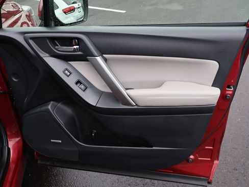 Used 2018 Subaru Forester 2.5i Limited image 11