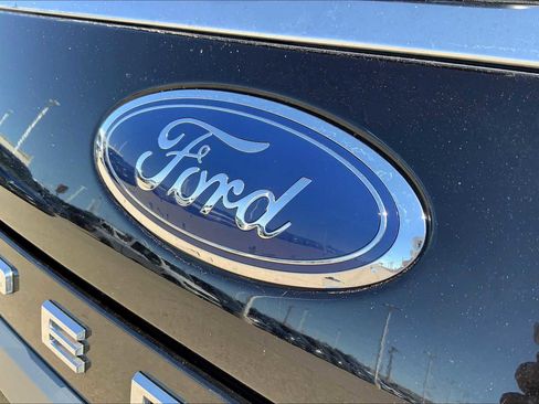 Used 2024 Ford Expedition Max XLT image 29