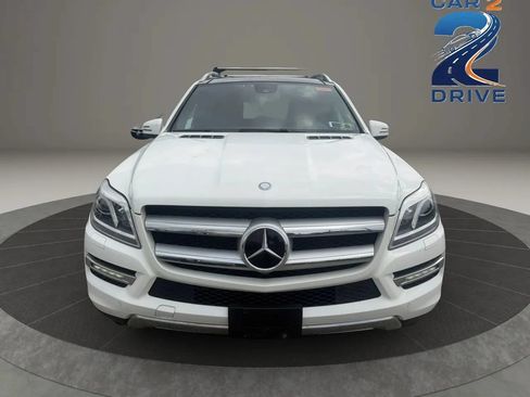 Used 2015 Mercedes-Benz GL 450 4MATIC image 3