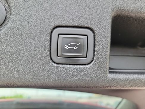Used 2022 Chevrolet Equinox RS w/ LPO, Floor Liner Package FWD image 30