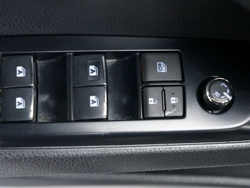 Used 2019 Toyota Camry XSE image 25