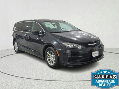 Used 2022 Chrysler Voyager LX FWD image 8