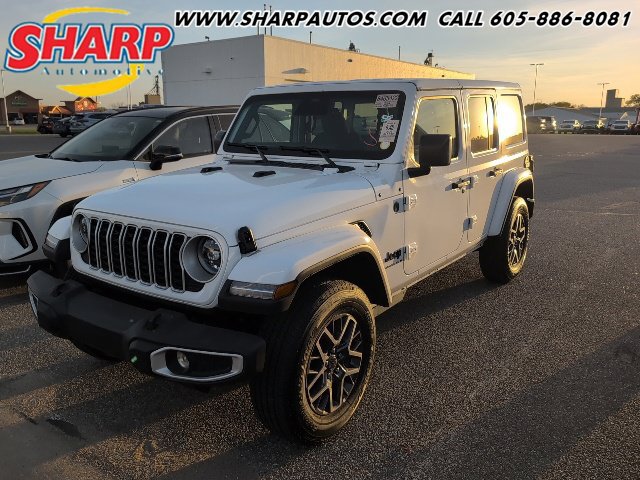 Used 2026 Jeep Wrangler Unlimited Sahara AWD/4WD image 1