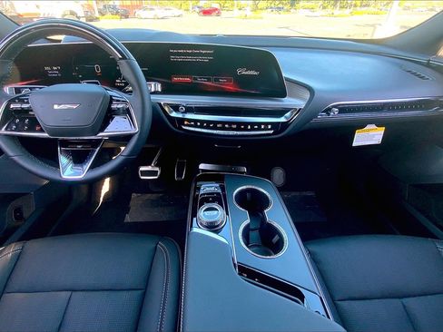 New 2026 Cadillac Lyriq V image 7