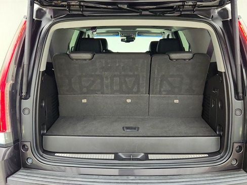 Used 2016 Cadillac Escalade Luxury AWD/4WD image 21