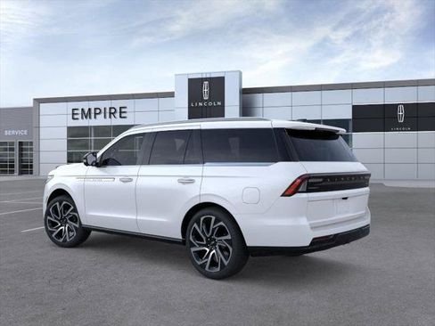 New 2026 Lincoln Navigator Reserve AWD/4WD image 4