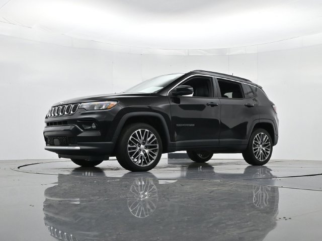 Used 2023 Jeep Compass Limited w/ Elite Group AWD/4WD image 37
