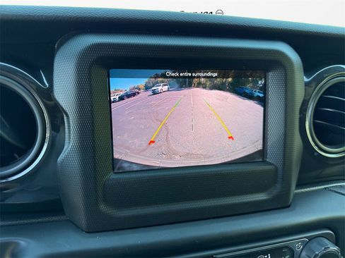 Certified 2022 Jeep Wrangler Unlimited Sport image 31