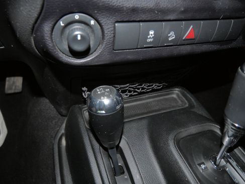 Used 2017 Jeep Wrangler Unlimited Sport w/ Quick Order Package 24S image 30