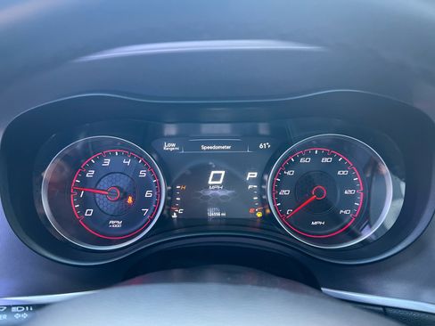 Used 2019 Dodge Charger SXT image 18