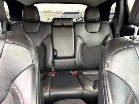 Used 2021 Jeep Cherokee Trailhawk w/ Comfort/Convenience Group AWD/4WD image 16