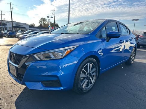 Used 2020 Nissan Versa SV image 7