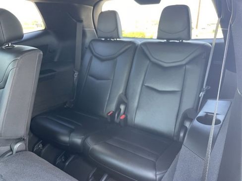 Certified 2025 Cadillac XT6 Luxury image 28