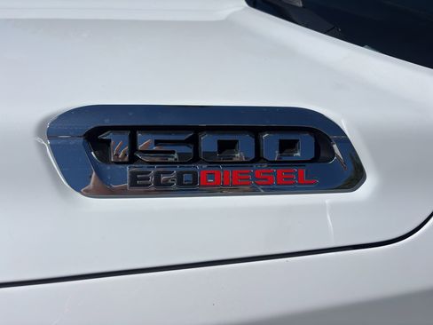 Used 2022 RAM 1500 Limited w/ Body-Colour Bumper Group AWD/4WD image 11