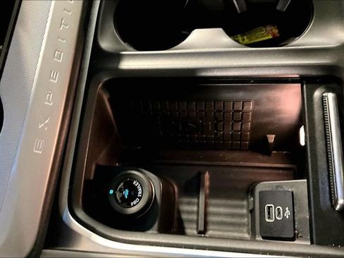 Used 2025 Ford Expedition Active AWD/4WD image 24