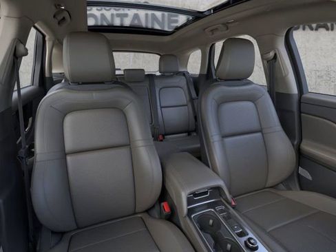 New 2026 Lincoln Corsair Premiere image 10