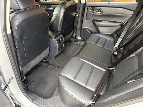 Used 2024 Nissan Rogue SV w/ SV Premium Package image 28