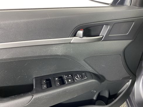 Used 2019 Hyundai Elantra SE w/ Cargo Package image 14