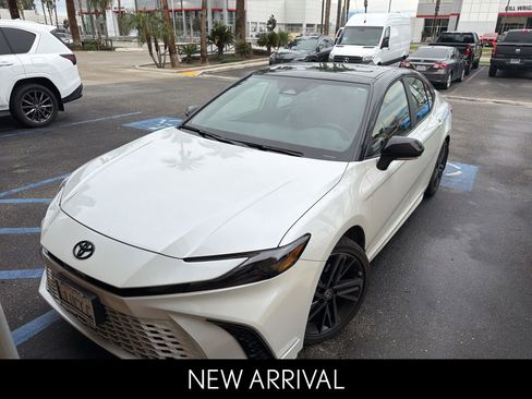 Used 2025 Toyota Camry XSE image 1
