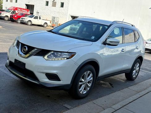 Used 2016 Nissan Rogue SV image 4