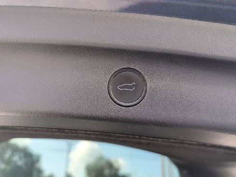 Used 2022 Tesla Model Y Performance image 24