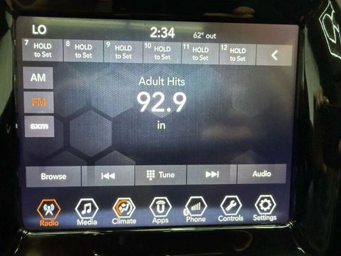 Used 2018 Jeep Compass Limited AWD/4WD image 17
