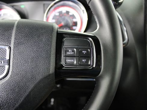 Used 2020 Dodge Grand Caravan SE FWD image 25