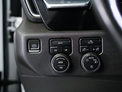 Used 2022 Chevrolet Silverado 1500 LT image 24