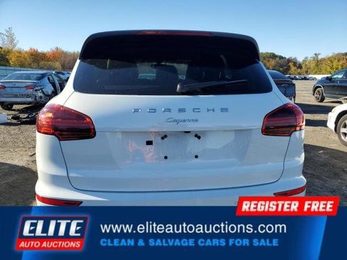 Used 2016 Porsche Cayenne image 11