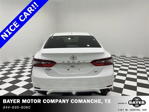 Used 2024 Toyota Camry SE image 4