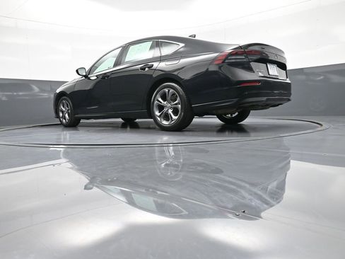 Certified 2023 Honda Accord EX image 31
